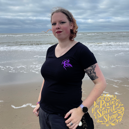 Dames T-shirt V hals -  Pixie Spirit Logo rug paars