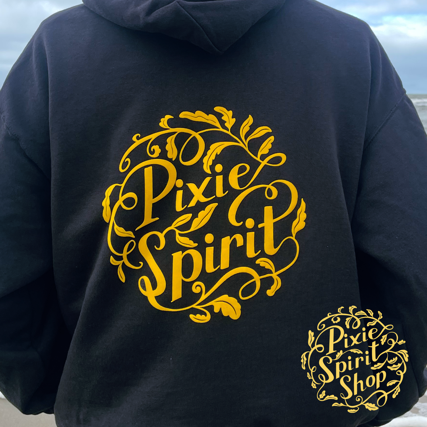 Heren Hoodie -  Logo Pixie Spirit rug geel